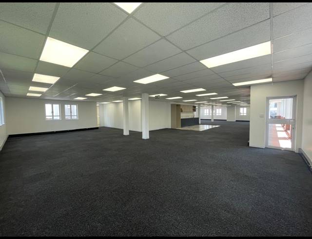 376M² OFFICE TO LET IN BRYANSTON
